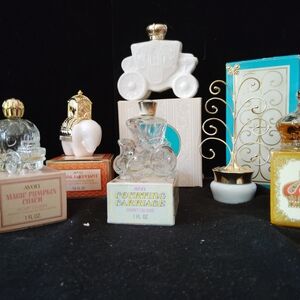 Avon Gold and White Carriage Accent